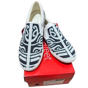 NIB Bucketfeet Tabu Slip-On Shoes Tribal Design Size 8 Canvas Casual  Womens